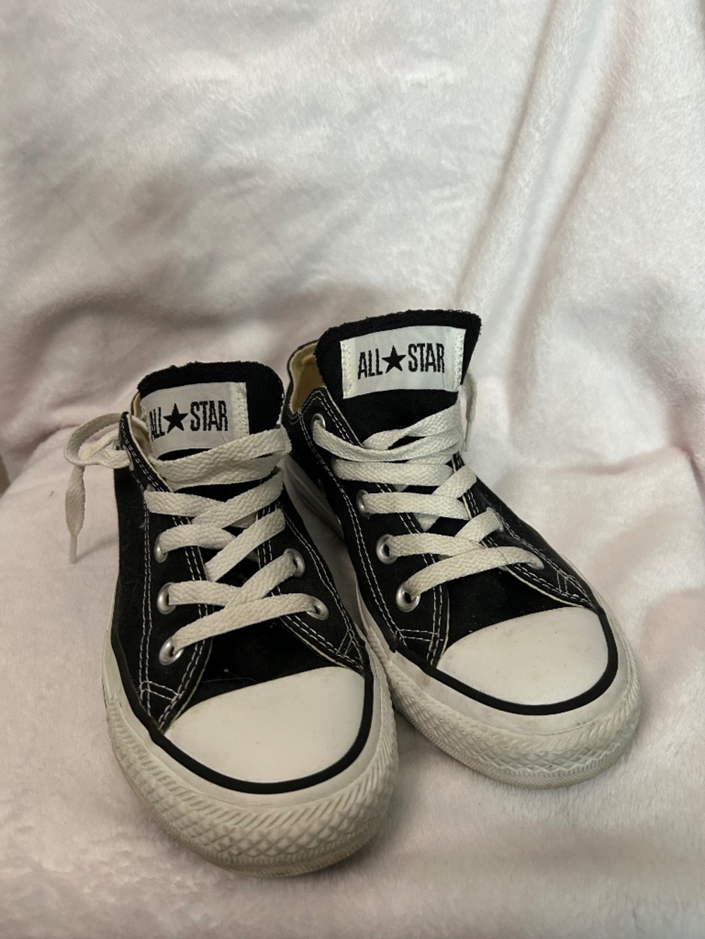 Converse Chuck Taylor All Star Low Top Black Women 6 / Men 4